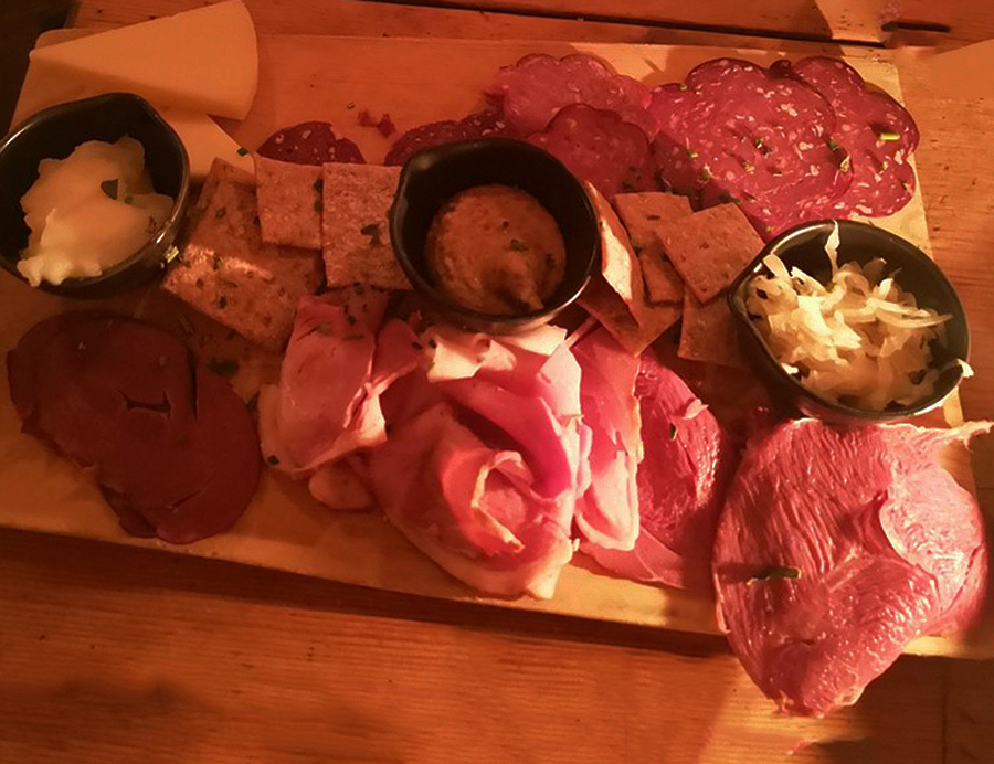 ../Images/CHIU,HSIU-CHUAN.Sweden.Aifur Krog & Bar (1).jpg